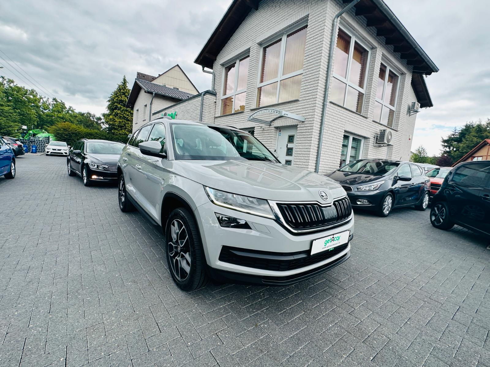 showroom-image-top