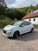 Peugeot 208 1.6 GTi 200 THP GTi - weiße Peugeot 208
