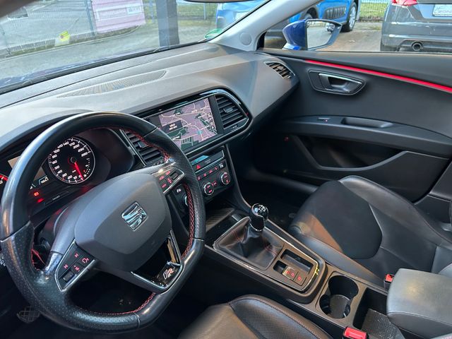 Fahrzeugabbildung Seat Leon ST FR+Leder+Navi+Panoramadach+CarPlay+BT