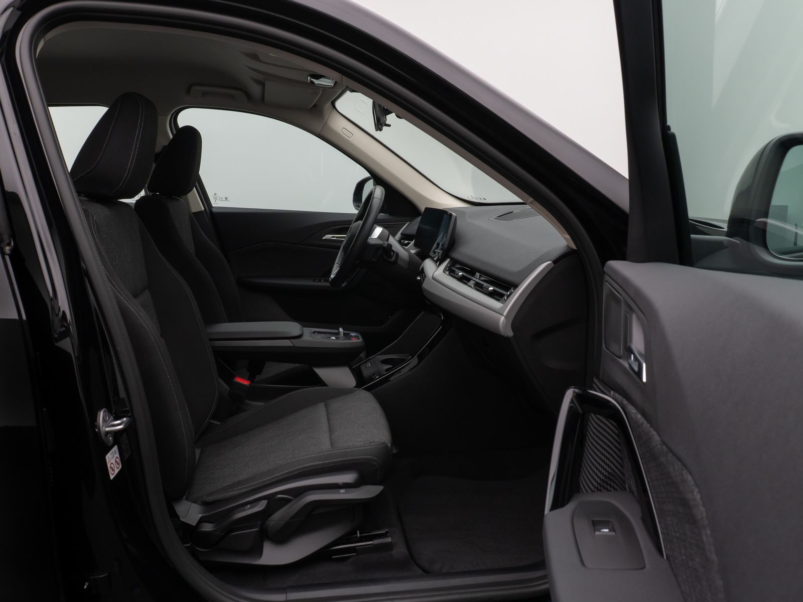 Fahrzeugabbildung BMW iX1 xDrive30 Kamera DAB Sitzhzg LED M Fahrwerk