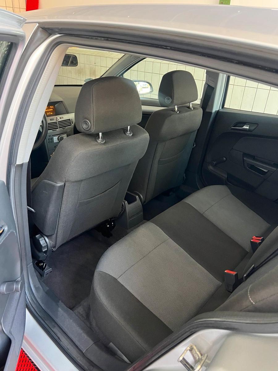 Opel Astra 2004 — photo 5