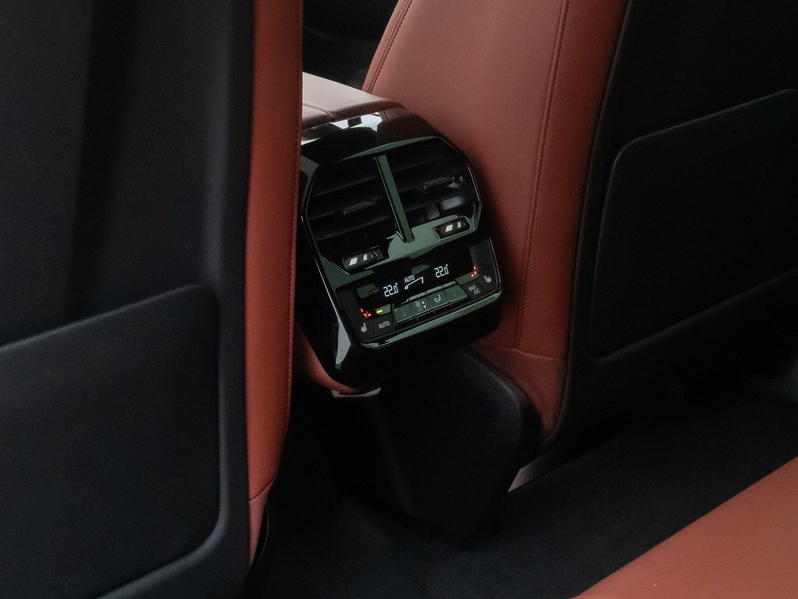 Fahrzeugabbildung BMW iX xD50 Sport Panorama Laser 360&deg;H/K SoftCL 22"