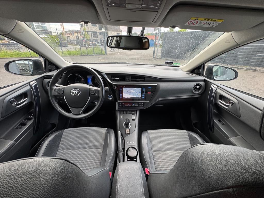 Toyota Auris Touring Sports