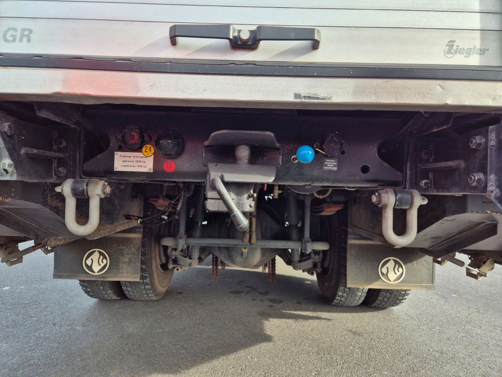 Fahrzeugabbildung Mercedes-Benz 1224 AF 16/12 Löschfahrzeug 1.680l