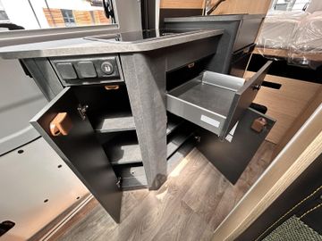 Sunlight Cliff 4x4 Greentrek 590 Assistenzpaket Bi-Xenon