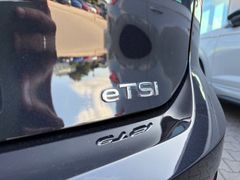 Fahrzeugabbildung Volkswagen Golf VIII Lim. Active eTSI *AHK*LED*TEMP*SHZ*