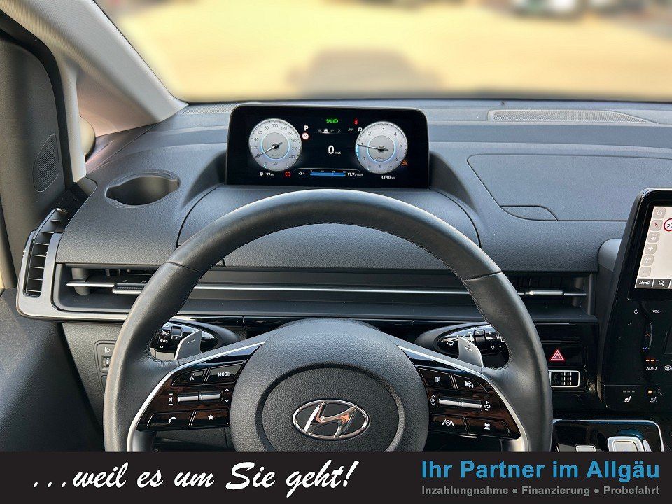 Fahrzeugabbildung Hyundai STARIA 9SITZER 2.2 CRDi 8AT 4WD PRIME PANO 1HD++