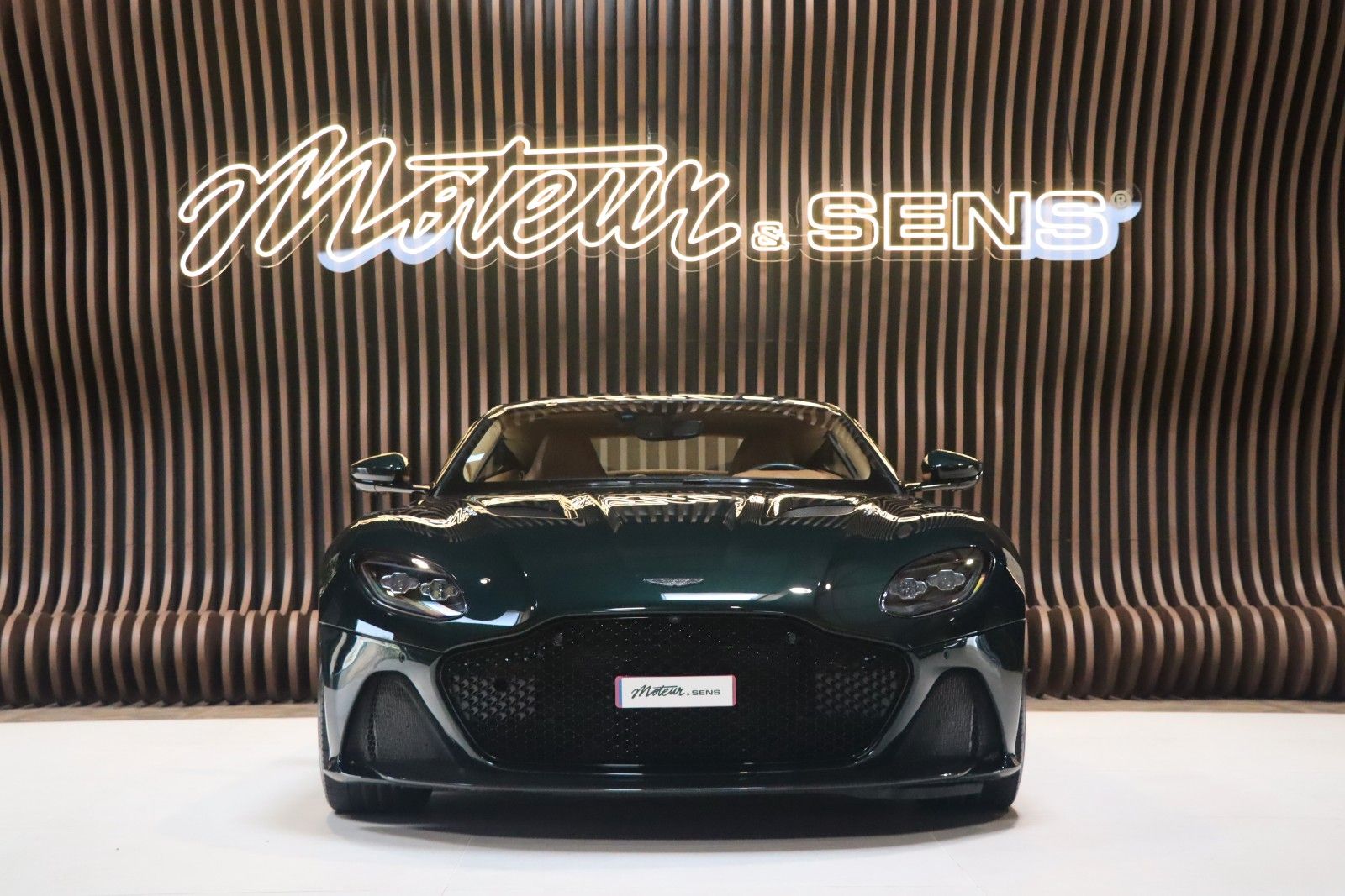 Aston Martin DBS 5.2 V12 imagem 3