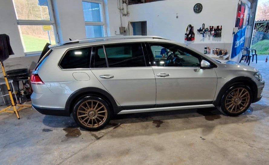 Image of Volkswagen Golf