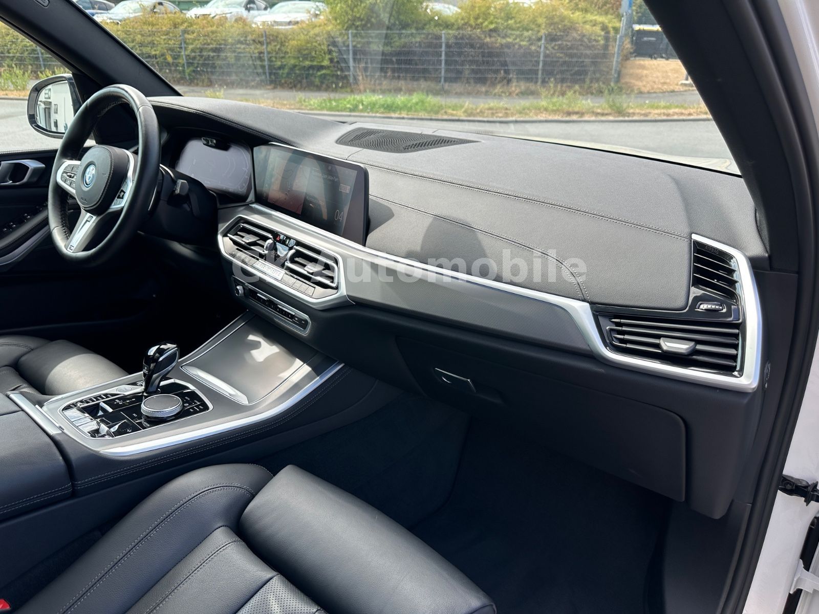 Fahrzeugabbildung BMW X5 xDrive45e M-Sport/Laser/Pano/Head-Up/360°/AHK