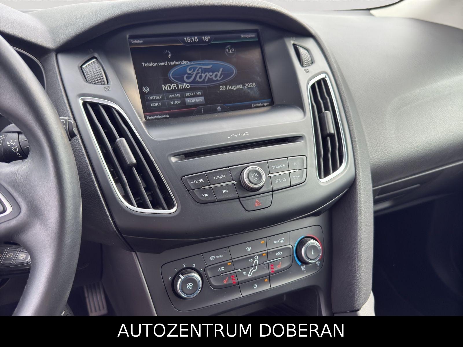Ford Focus 2015 — photo 17