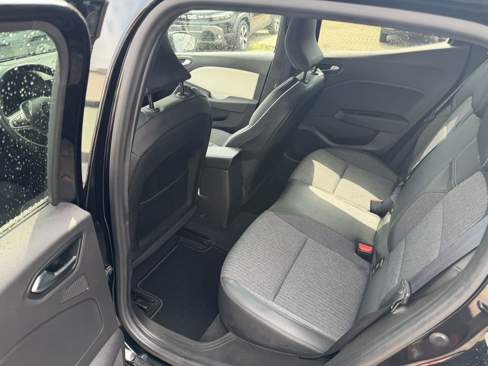 Renault Clio - Bild 17