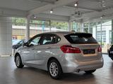 BMW 218 2 Active Tourer 218 i*AUTOMA.*PDC*NAVI*SPORT - silberne BMW 218