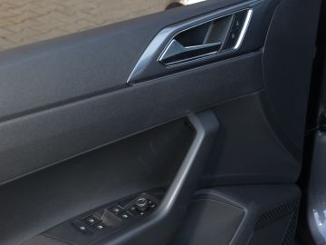 Volkswagen Polo GTI 2.0TSI DSG 18 Zoll Matrix Kamera ACC IQ