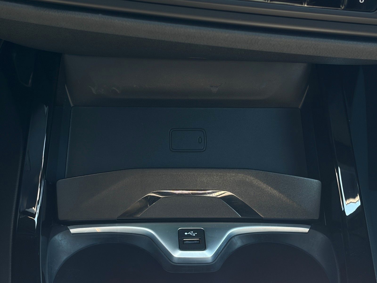 Fahrzeugabbildung BMW 218i Gran Coupe M Sport Shadow Pano HiFi KZG LHZ
