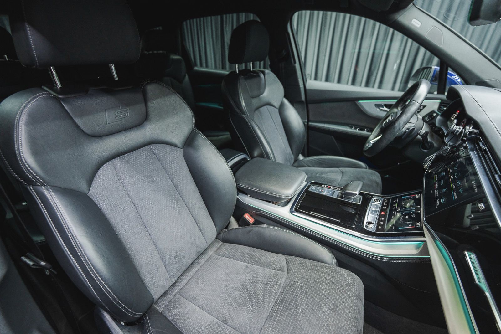 Fahrzeugabbildung Audi Q7 45 TDI quattro S line*Matrix*B&O*HUD*7-Sitz