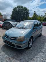 Nissan Almera Tino *TÜV NEU*12-M-GARANTIE*KLIMA - Nissan Almera Tino aus 2001