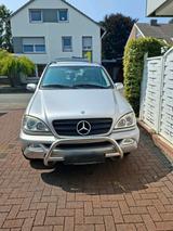 Mercedes-Benz Mercedes ML 270 - Mercedes-Benz ML 270 aus 2002