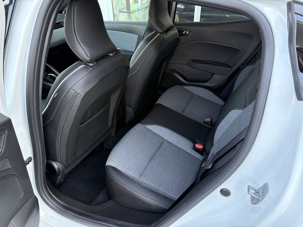 RENAULT Clio - Bild 9