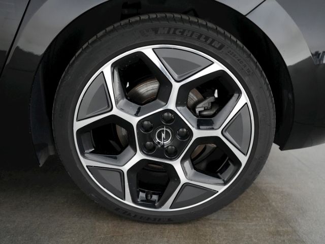 Astra LIM ULTIMATE PHEV AT+LED MATRIX+NAVI+360 G