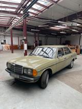 Mercedes-Benz Rostfreies Oldteimer DB 123 200D zu verkau... - Mercedes-Benz 200 in Duisburg