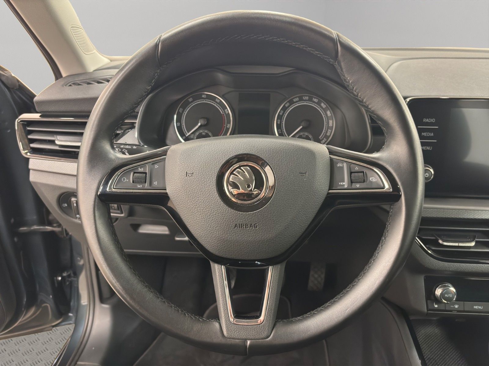 Fahrzeugabbildung SKODA Kamiq Ambition 1.0 TSI