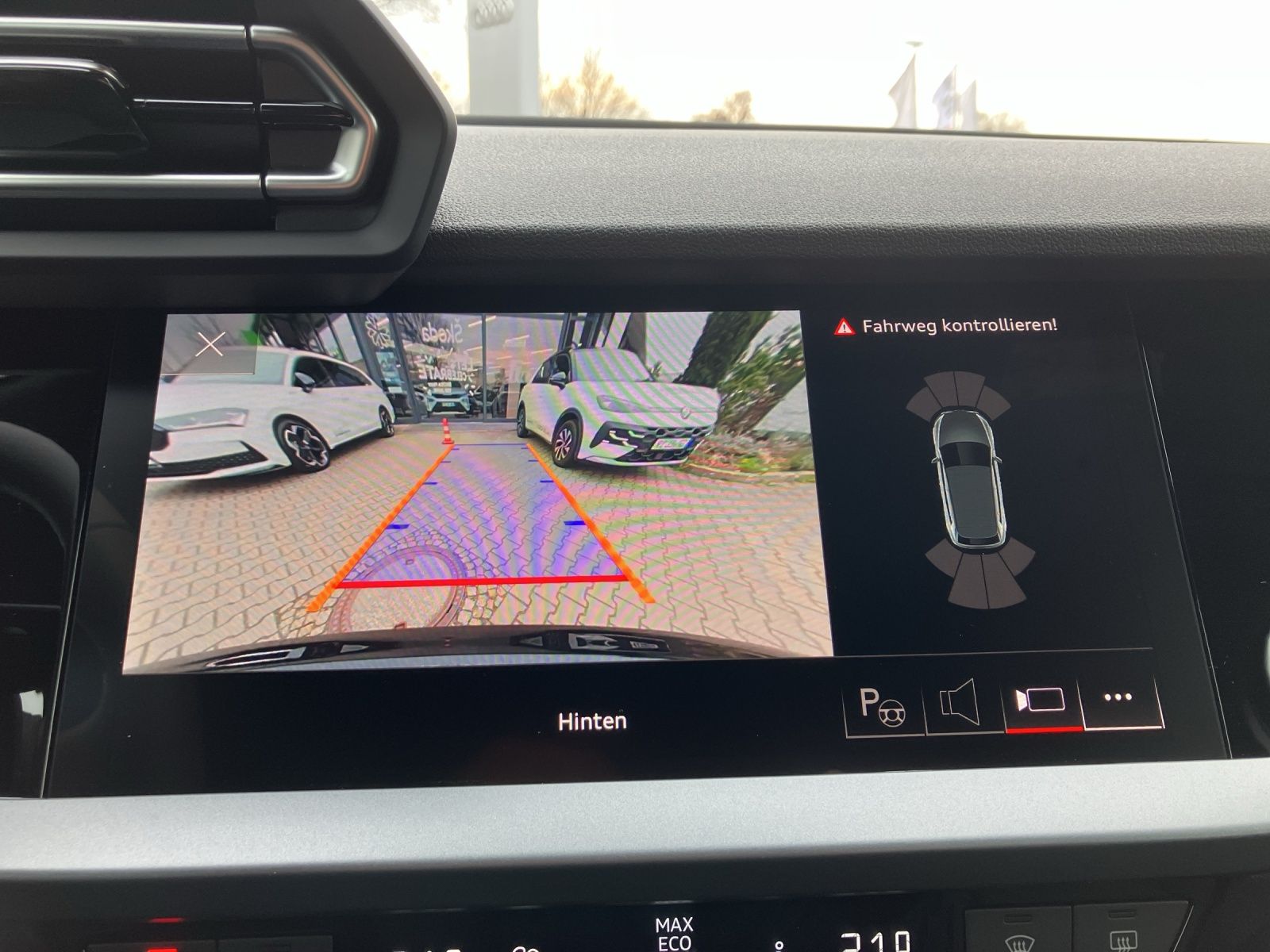 Fahrzeugabbildung Audi A3 Sportback TFSI LED ACC DAB NAVI