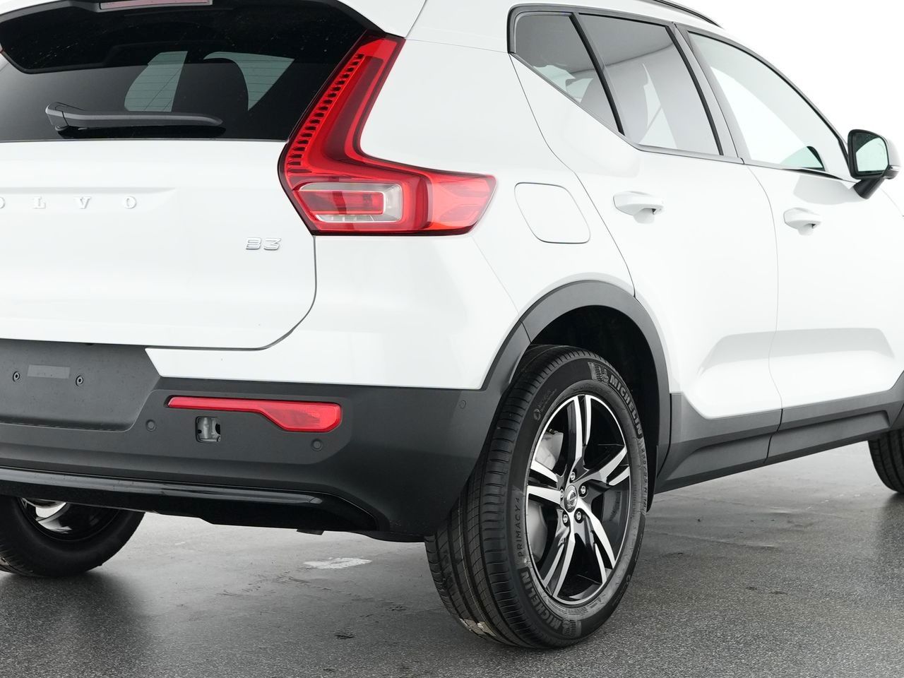 Fahrzeugabbildung Volvo XC40 Plus Dark 2WD