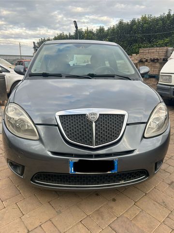 Lancia Ypsilon 1.3 MJT 75 CV Argento