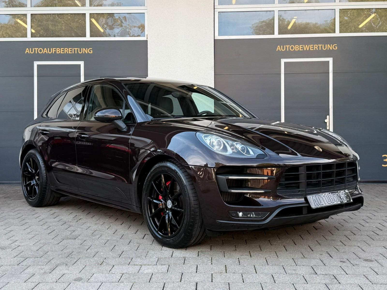 PORSCHE MACAN TURBO