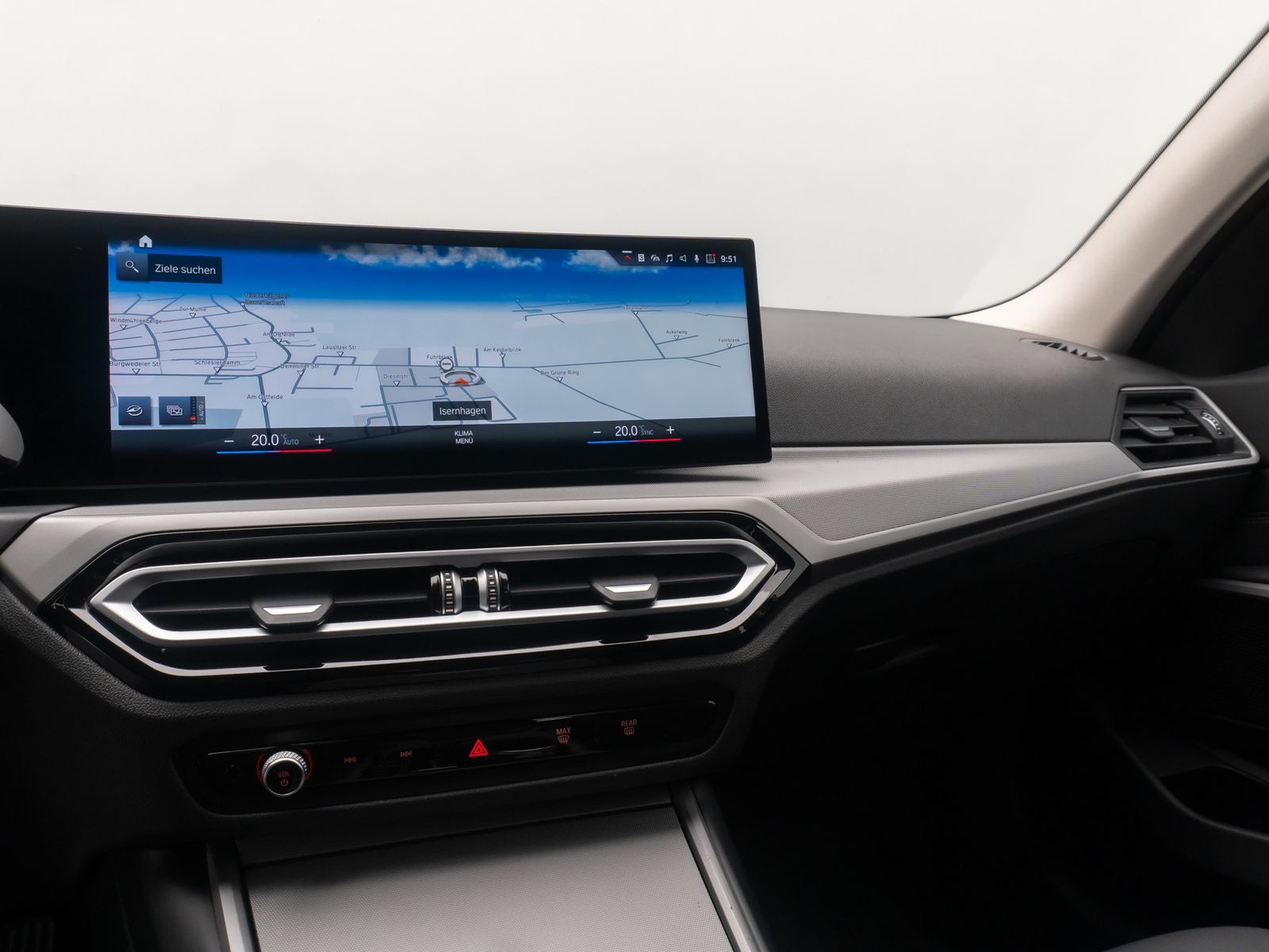 Fahrzeugabbildung BMW 320i GeschwindigReg AHK DAB Sportsitz Teilleder