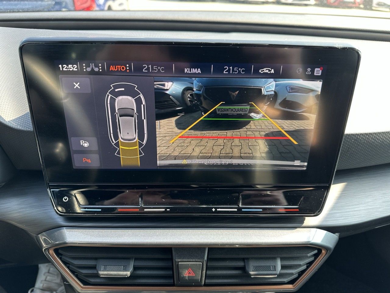 Fahrzeugabbildung CUPRA Leon 1.5 eTSI 150 PS DSG
