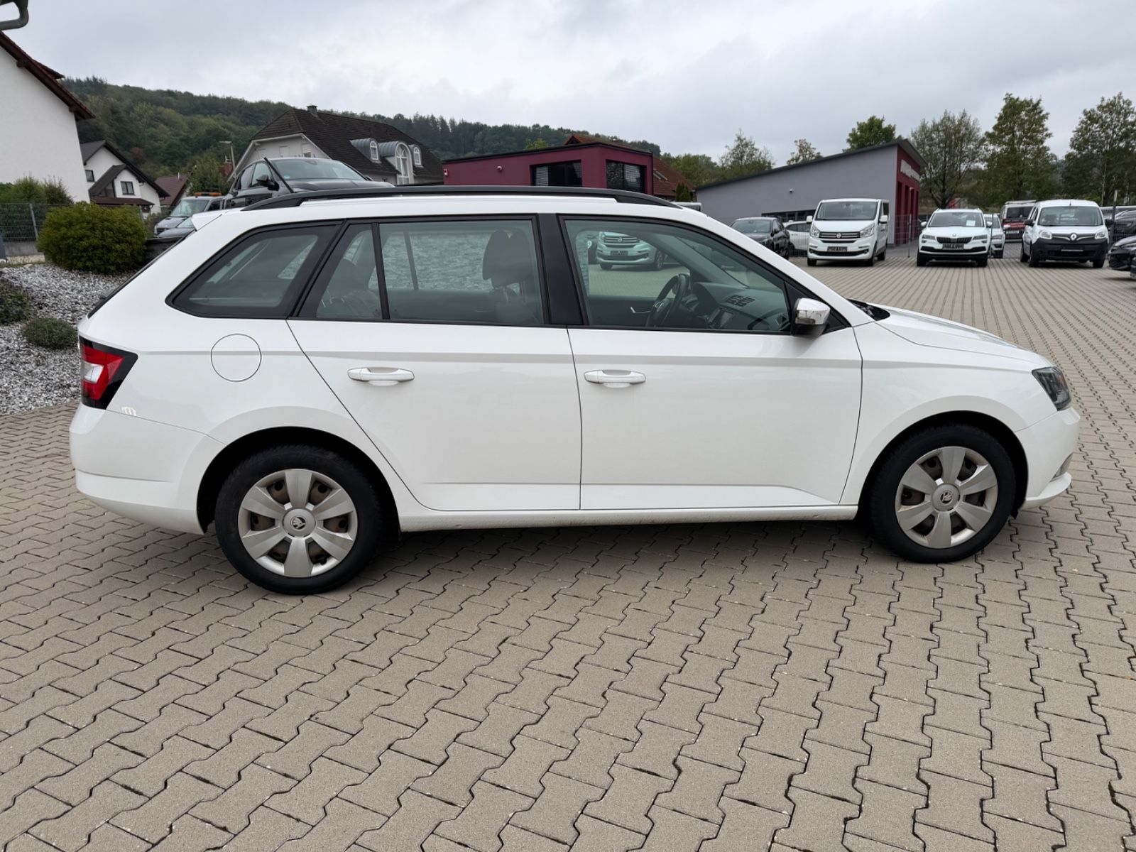Fahrzeugabbildung SKODA Fabia Combi|Navi|Klima|AppleCarPay