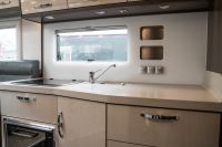 Phoenix Top-Alkoven 8300 BMRSL -AHK-Lithium-Hydr.Stützen (17/24)