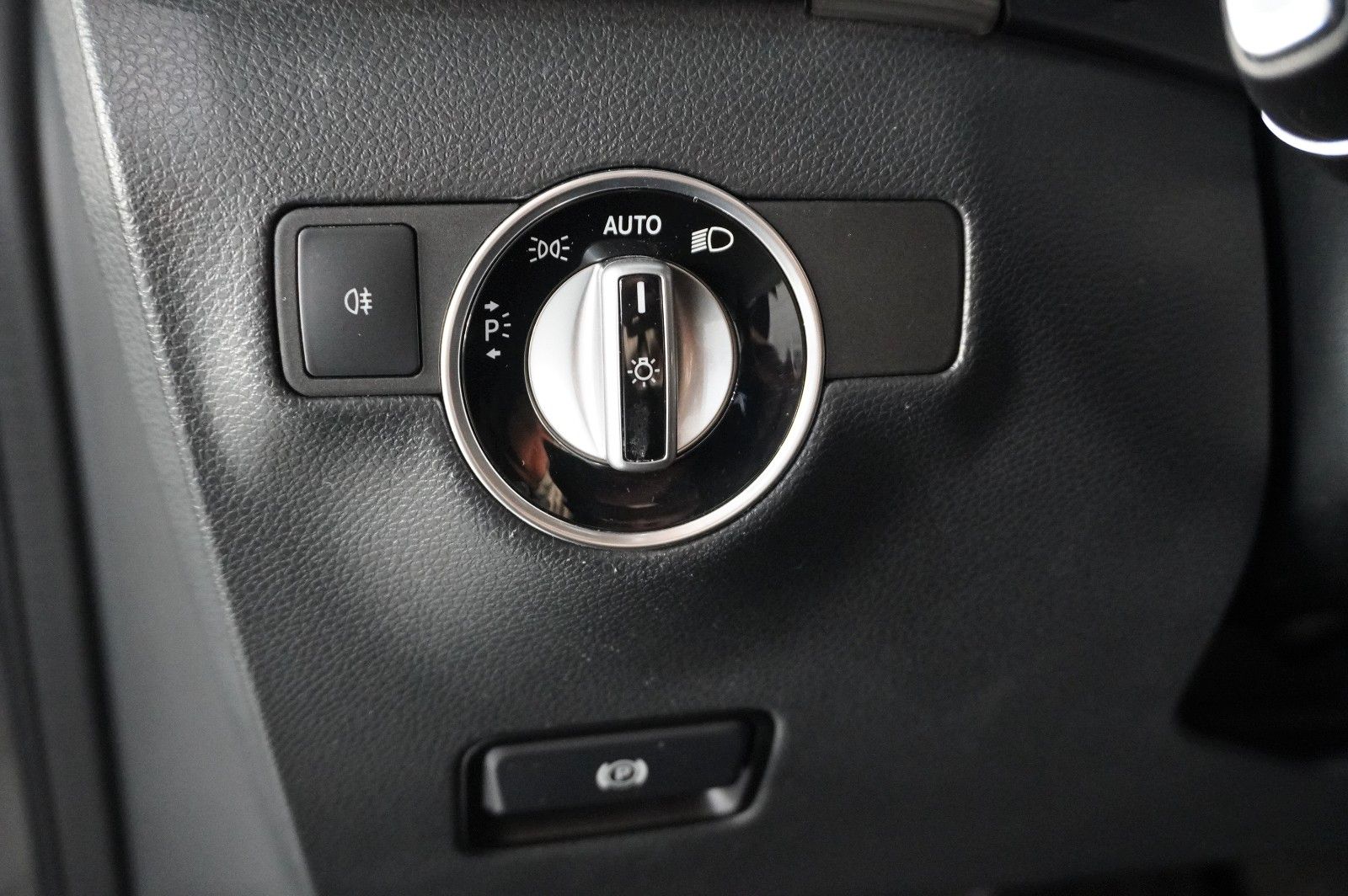 Fahrzeugabbildung Mercedes-Benz B 180 CDI STYLE NAVI/LED/KAMERA/SHZ/TEMP./PDC