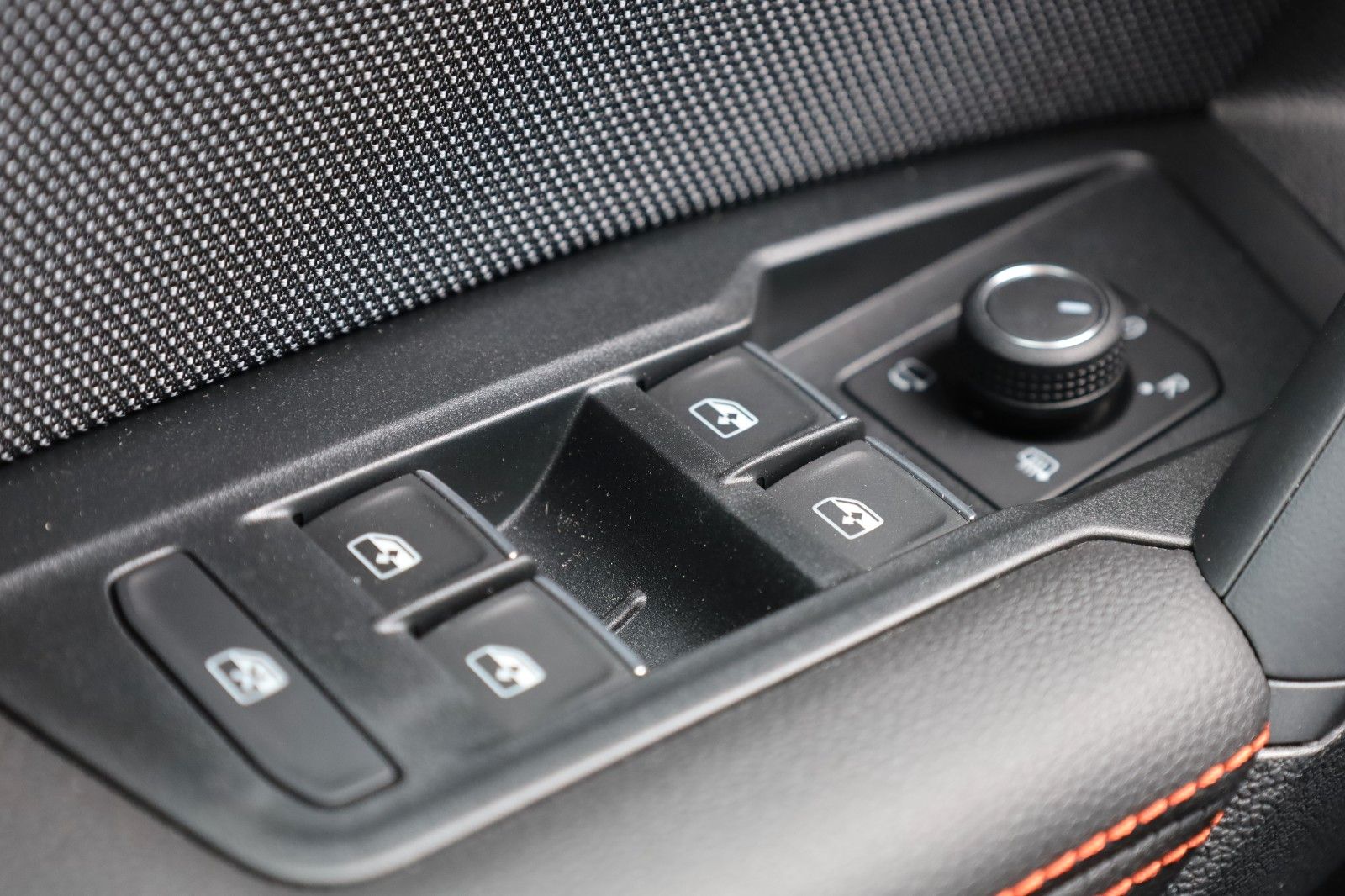 Fahrzeugabbildung SEAT Tarraco 1.4 e-HYBRID FR *SHZ*LED*AHK schwenkbar