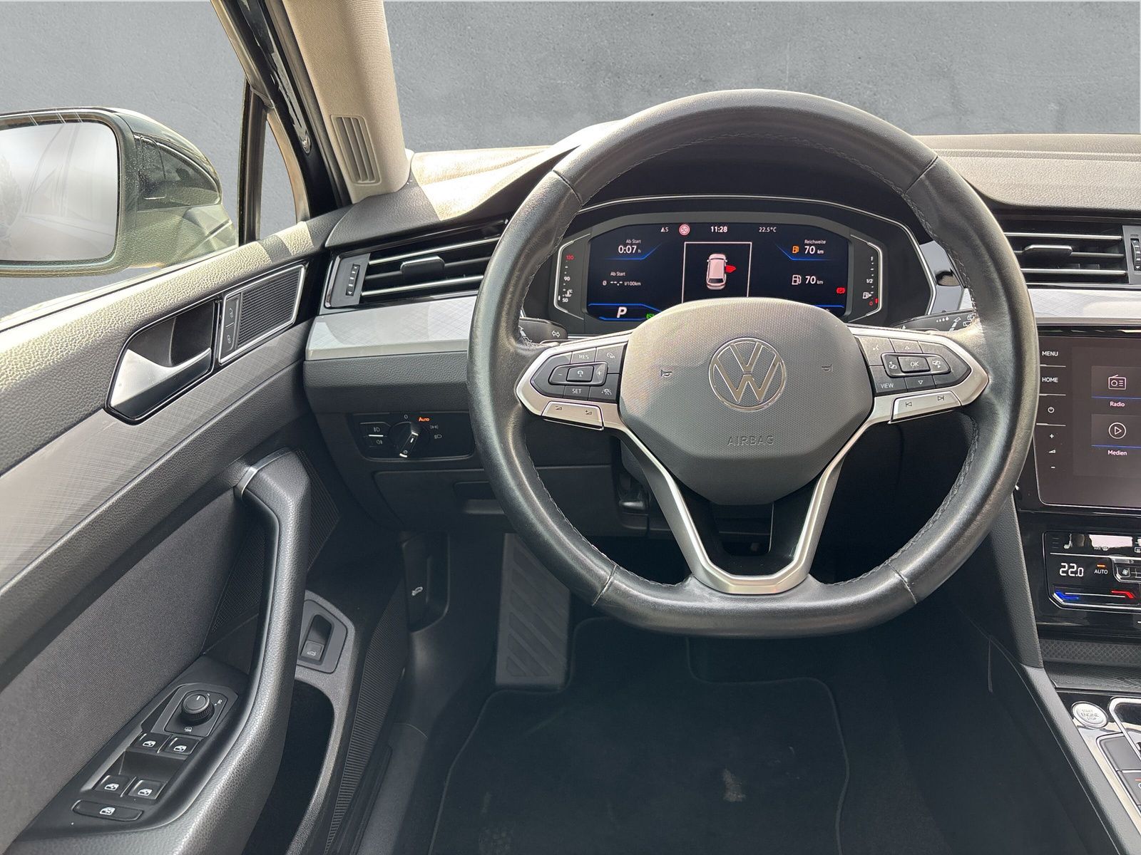 Fahrzeugabbildung Volkswagen Passat Variant Business 2.0 TDI DSG RFK App-Conn