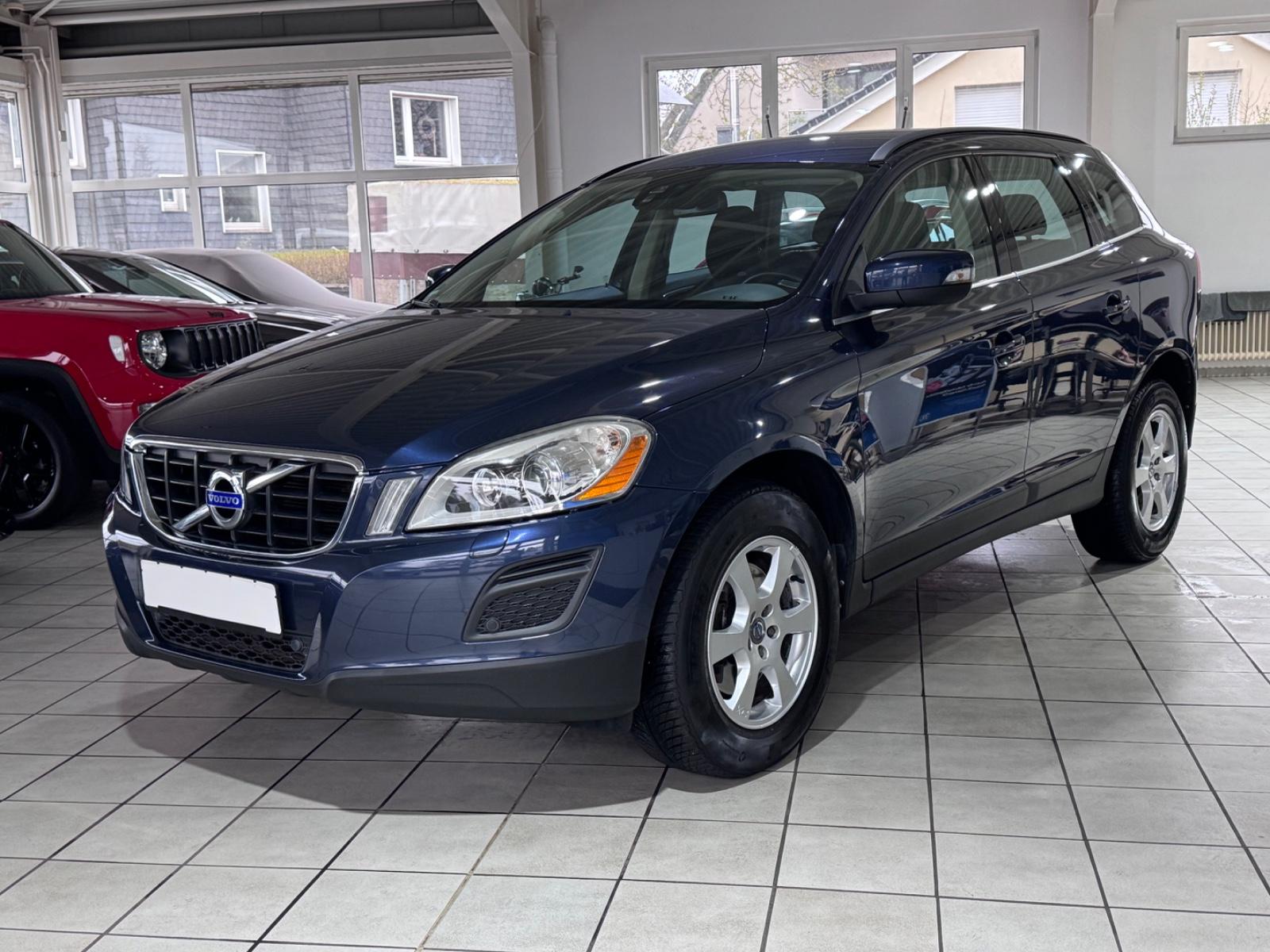 Volvo XC60 Momentum/2.HD/NAVI/BT/SHZ/PDC/AHK