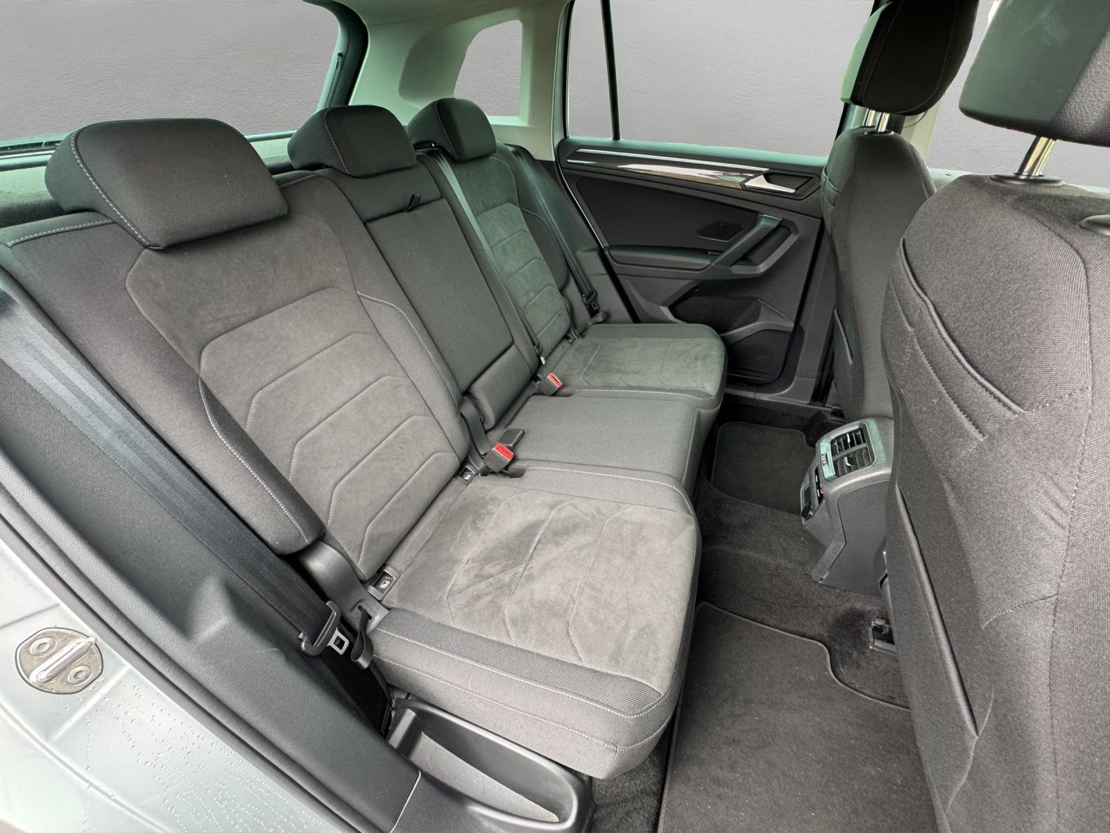 Volkswagen Tiguan Elegance 2.0TDI 4M AHK MATRIX 360 STDHZG foto 15