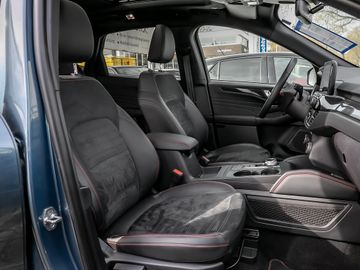 Ford Kuga 2.5 Plug-In Hybrid ST-Line X Stauassistent