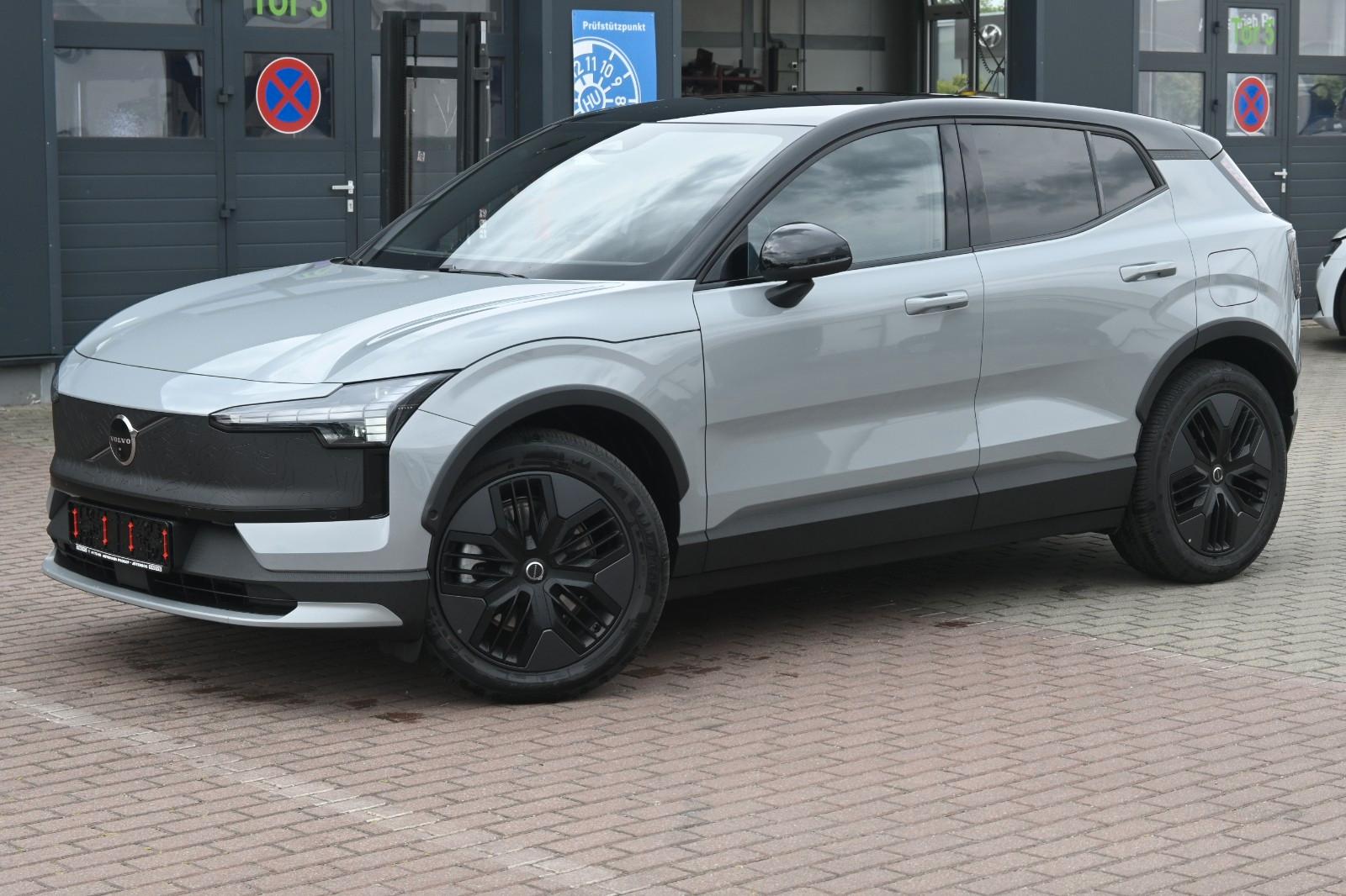 Volvo EX30 Cross Country Ultra Twin Motor Performance