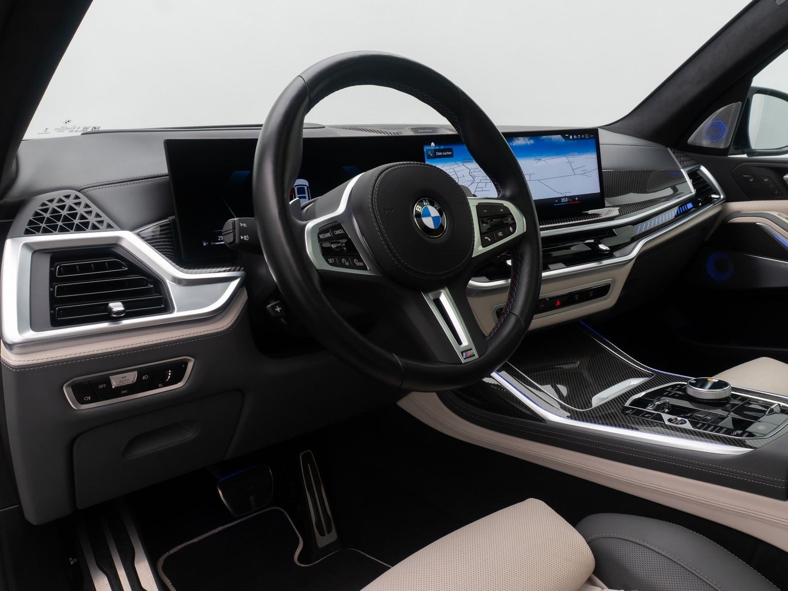 Fahrzeugabbildung BMW X7 M60i xD Individual HUD B&W SoftCL 23Zoll VOLL