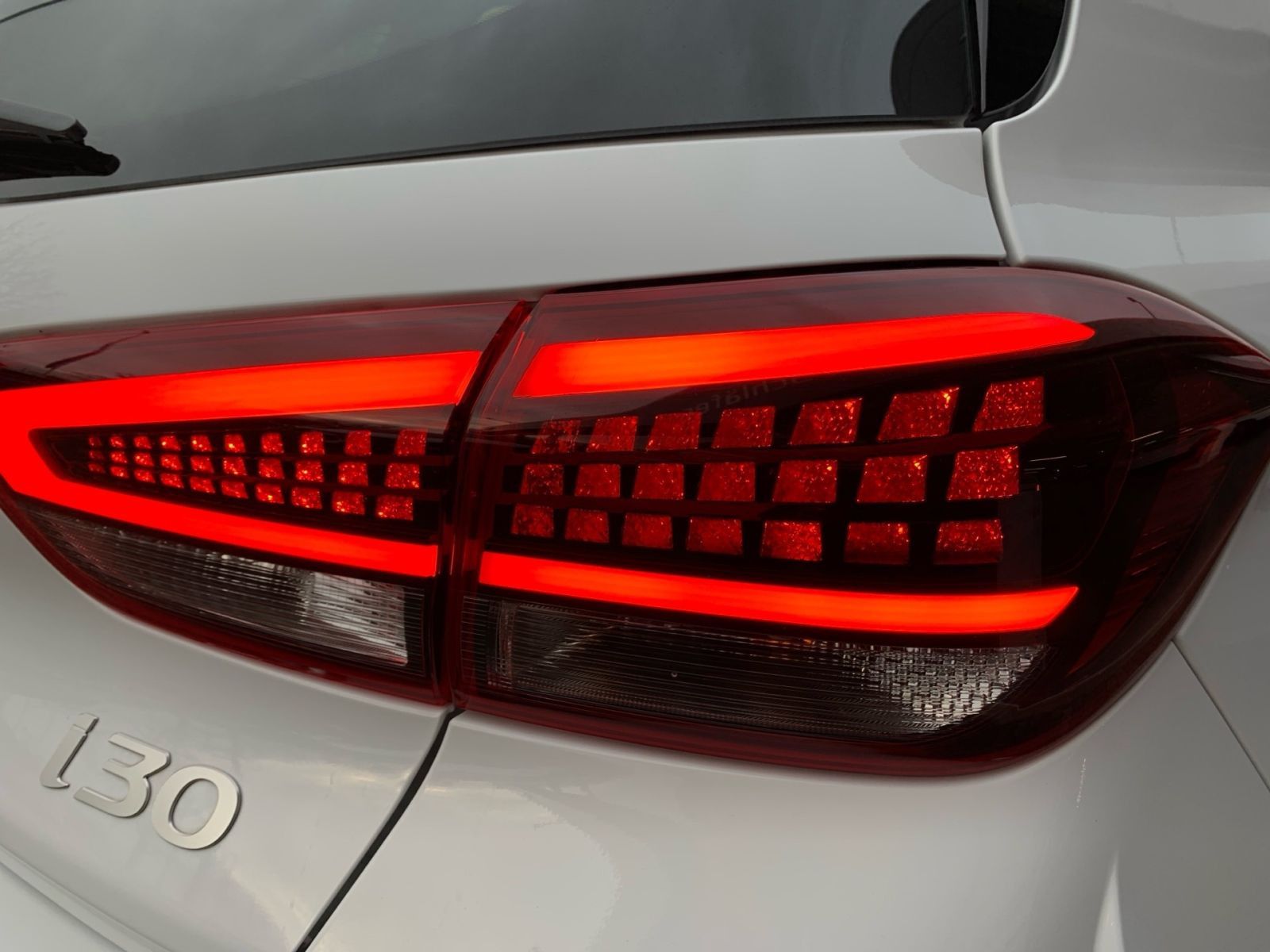 Fahrzeugabbildung Hyundai i30 1.5 T-GDI N Line Mild-Hybrid Pan Dach Sitz P