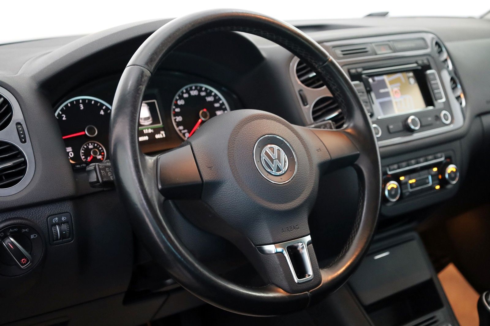 Fahrzeugabbildung Volkswagen Tiguan Track&Style 4M Alcantara,Navi,SH,PDC,AHK