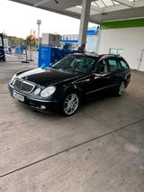 Mercedes-Benz Mercedes E320 CDİ w211 - Mercedes-Benz E 320 in Leverkusen