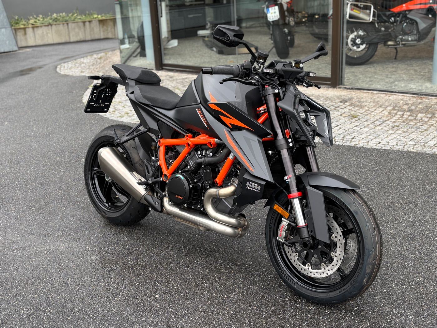 Fahrzeugabbildung KTM 1390 Super Duke R Modell 26 Techpack kostenlos