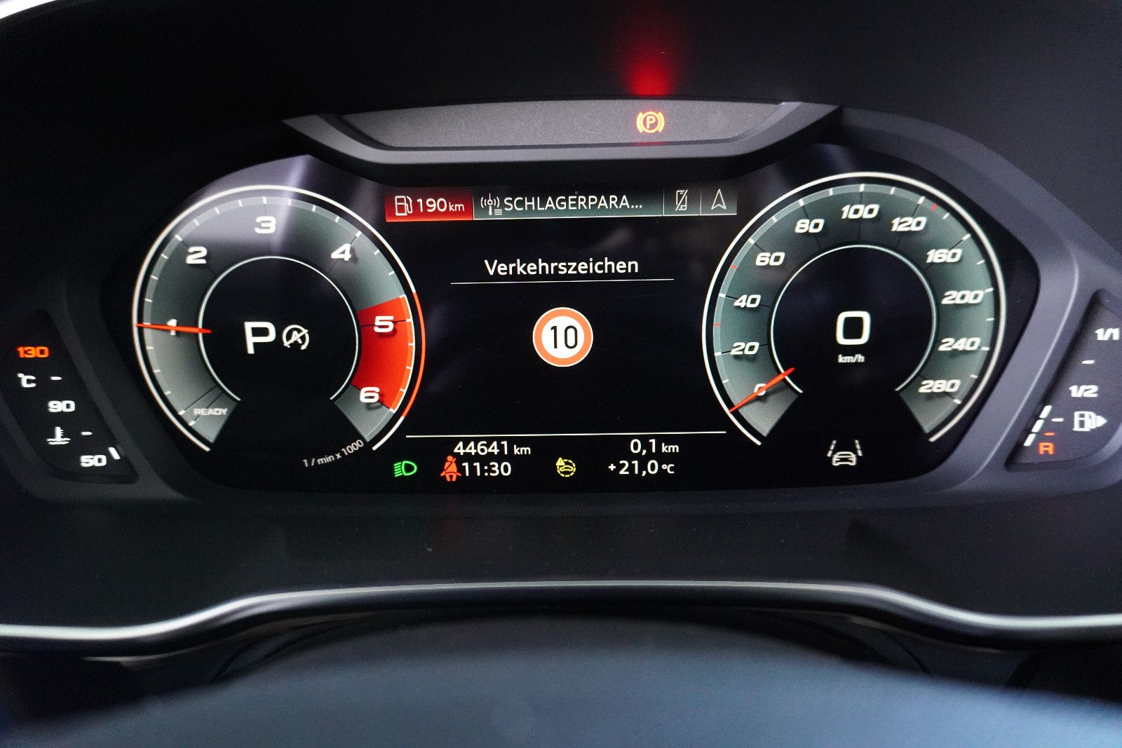Audi Q3 35 TDI S line  LED/NAVi/AHK foto 7