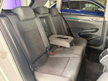Volkswagen Golf - 8