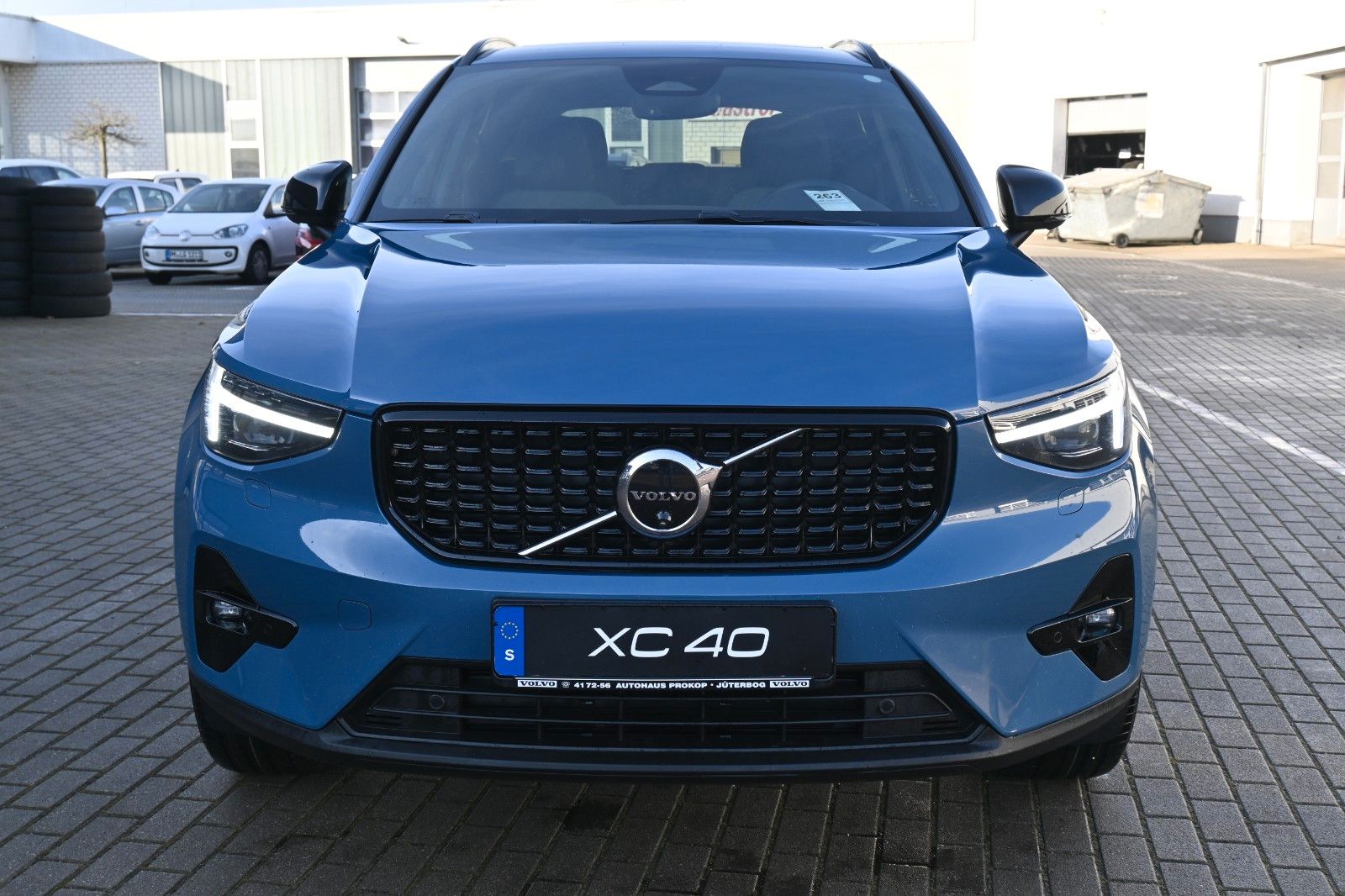 Fahrzeugabbildung Volvo XC40 B3 DKG Plus Dark*360°*PANO*ACC*AHK