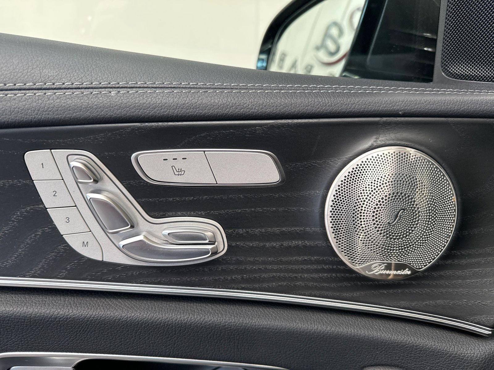 Fahrzeugabbildung Mercedes-Benz E 220 d T Avantgarde NAV+LED+PANORAMA+DISTRONIC
